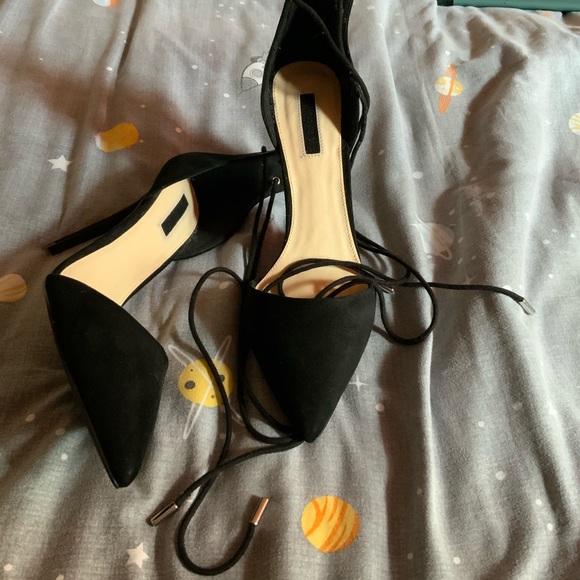 Pointed-Toe Heels - Picture 1 of 1
